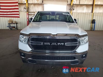 Piąte zdjęcie samochodu w środku: 2020 RAM 1500 BIG HORN/LONE STAR VIN:1C6RREBG3LN406583 - miniatura