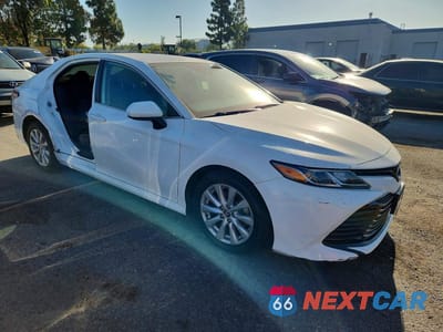 Czwarte zdjęcie samochodu z boku: 2019 TOYOTA CAMRY LE VIN:4T1B11HK8KU220124 - miniatura