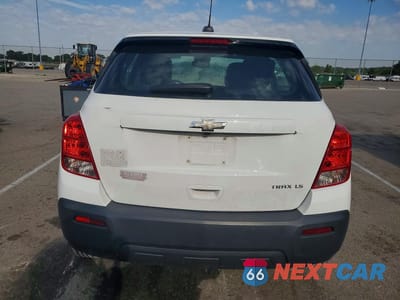 Zdjęcie 6 z 13 samochodu: 2016 CHEVROLET TRAX LS VIN:3GNCJKSB9GL280400 - miniatura