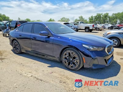 Czwarte zdjęcie samochodu z boku: 2026 BMW I5 XDRIVE 40 VIN:WBY33HG0XTCV93246 - miniatura
