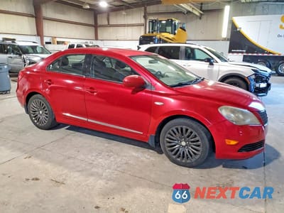 Czwarte zdjęcie samochodu z boku: 2012 SUZUKI KIZASHI SE VIN:JS2RF9A32C6100014 - miniatura