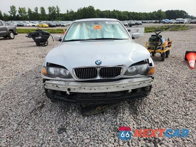 Piąte zdjęcie samochodu w środku: 2003 BMW 325 I VIN:WBAEV33453KL80126 - miniatura