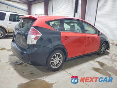 Trzecie zdjęcie samochodu z tyłu: 2015 TOYOTA PRIUS V TWO VIN:JTDZN3EU4FJ016713 - miniatura