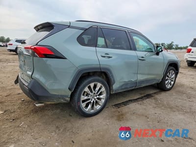 Trzecie zdjęcie samochodu z tyłu: 2021 TOYOTA RAV 4 VIN:2T3A1RFV4MW219604 - miniatura