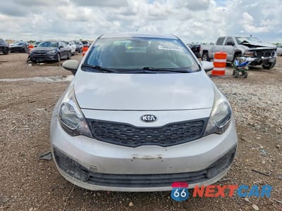 Piąte zdjęcie samochodu w środku: 2013 KIA RIO LX VIN:KNADM4A30D6276197 - miniatura