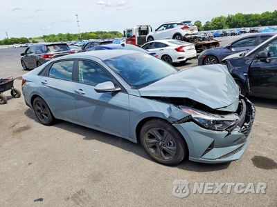 Czwarte zdjęcie samochodu z boku: 2023 HYUNDAI ELANTRA SEL VIN:KMHLM4AG9PU391572 - miniatura