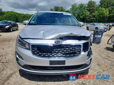 Piąte zdjęcie samochodu w środku: 2021 KIA SEDONA LX VIN:KNDMB5C10M6674391 - miniatura