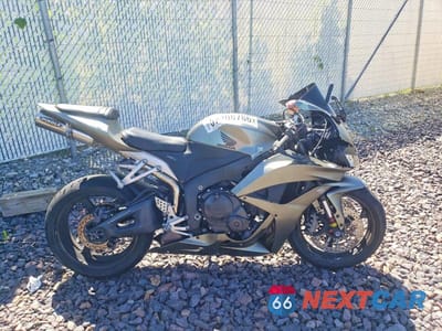 2008 HONDA CBR600 RR JH2PC400X8M101605 - główne zdjęcie licytacji z USA - miniatura