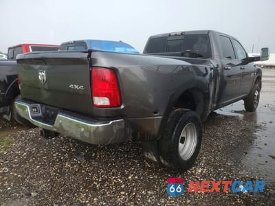Trzecie zdjęcie samochodu z tyłu: 2018 RAM 3500 SLT VIN:3C63RRHL7JG330700 - miniatura