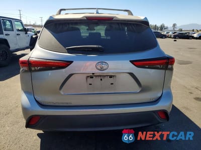Zdjęcie 6 z 13 samochodu: 2021 TOYOTA HIGHLANDER LE VIN:5TDZZRAH6MS056291 - miniatura