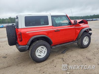 Trzecie zdjęcie samochodu z tyłu: 2024 FORD BRONCO HERITAGE VIN:1FMDE4CP8RLA27974 - miniatura