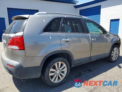 Trzecie zdjęcie samochodu z tyłu: 2011 KIA SORENTO EX VIN:5XYKUDA14BG123518 - miniatura