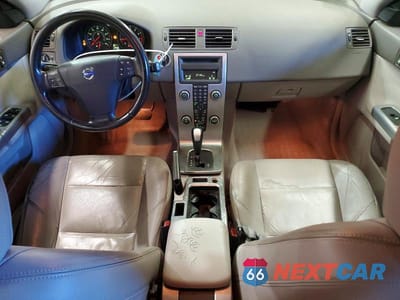 Zdjęcie 8 z 14 samochodu: 2010 VOLVO V50 2.4I VIN:YV1382MW8A2532693 - miniatura