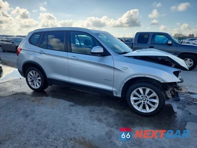 Czwarte zdjęcie samochodu z boku: 2017 BMW X3 SDRIVE28I VIN:5UXWZ7C59H0U46349 - miniatura