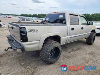 Trzecie zdjęcie samochodu z tyłu: 2005 GMC NEW SIERRA K1500 VIN:2GTEK13T051323780 - miniatura