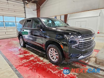 Czwarte zdjęcie samochodu z boku: 2023 CHEVROLET TAHOE K1500 LT VIN:1GNSKNKD5PR348762 - miniatura