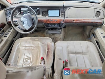 Zdjęcie 8 z 12 samochodu: 2010 MERCURY GRAND MARQUIS LS VIN:2MEBM7FV8AX612473 - miniatura