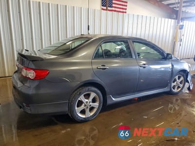 Trzecie zdjęcie samochodu z tyłu: 2012 TOYOTA COROLLA S VIN:2T1BU4EE0CC880118 - miniatura