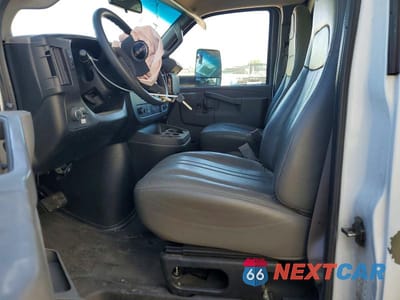 Zdjęcie 7 z 14 samochodu: 2022 GMC SAVANA BOX TRUCK VIN:7GZ37TC70NN009538 - miniatura
