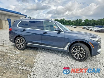 Czwarte zdjęcie samochodu z boku: 2022 BMW X7 XDRIVE40I VIN:5UXCW2C04N9M14080 - miniatura