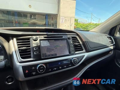 Zdjęcie 12 z 12 samochodu: 2019 TOYOTA HIGHLANDER XLE VIN:5TDJZRFH5KS939379 - miniatura