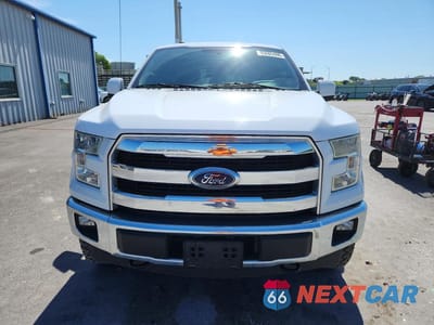 Piąte zdjęcie samochodu w środku: 2017 FORD F150 SUPERCREW VIN:1FTEW1EP0HKC75853 - miniatura