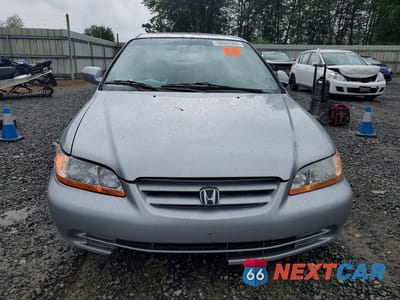 Piąte zdjęcie samochodu w środku: 2002 HONDA ACCORD SE VIN:1HGCG56722A124845 - miniatura