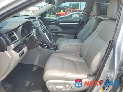 Zdjęcie 7 z 13 samochodu: 2018 TOYOTA HIGHLANDER XLE VIN:5TDKZRFH1JS260809 - miniatura