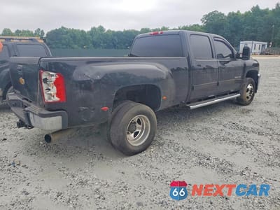 Trzecie zdjęcie samochodu z tyłu: 2013 CHEVROLET SILVERADO C3500 LT VIN:1GC4C0C89DF167728 - miniatura