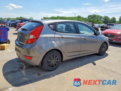 Trzecie zdjęcie samochodu z tyłu: 2015 HYUNDAI ACCENT GS VIN:KMHCT5AE3FU230558 - miniatura