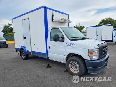 Czwarte zdjęcie samochodu z boku: 2023 FORD E350 REFRIGERATED BOX TRUCK VIN:1FDWE3FK6PDD08469 - miniatura