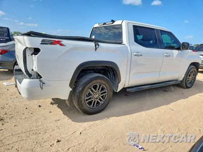 Trzecie zdjęcie samochodu z tyłu: 2024 TOYOTA TUNDRA SR5 VIN:5TFLA5AB7RX040538 - miniatura