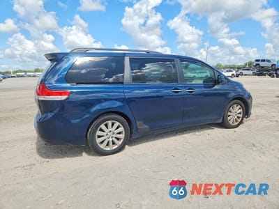 Trzecie zdjęcie samochodu z tyłu: 2011 TOYOTA SIENNA LIMITED 7-PASSENGER VIN:5TDYK3DC5BS110710 - miniatura