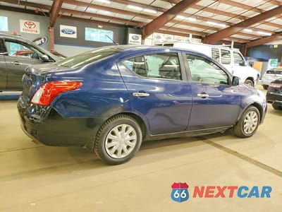 Trzecie zdjęcie samochodu z tyłu: 2012 NISSAN VERSA 1.6 S VIN:3N1CN7AP7CL815289 - miniatura