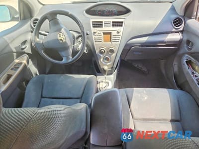 Zdjęcie 8 z 12 samochodu: 2011 TOYOTA YARIS BASE VIN:JTDBT4K34BL002107 - miniatura