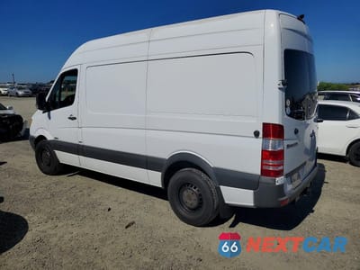 Drugie zdjęcie samochodu z przodu: 2010 MERCEDES BENZ SPRINTER 2500 DELIVERY VAN VIN:WD3PE7CC1A5426597 - miniatura