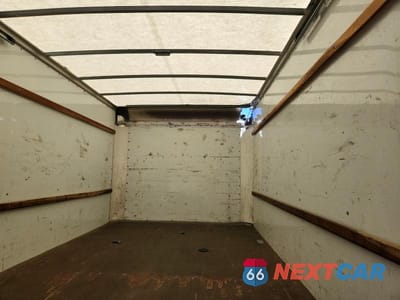 Zdjęcie 10 z 12 samochodu: 2022 GMC SAVANA BOX TRUCK VIN:7GZ37TC73NN005144 - miniatura