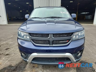 Piąte zdjęcie samochodu w środku: 2017 DODGE JOURNEY CROSSROAD VIN:3C4PDDGG9HT541480 - miniatura