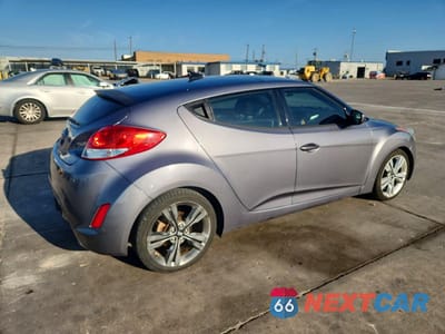 Trzecie zdjęcie samochodu z tyłu: 2017 HYUNDAI VELOSTER VALUE EDITION VIN:KMHTC6AD1HU314443 - miniatura