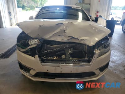 Piąte zdjęcie samochodu w środku: 2019 LINCOLN MKZ RESERVE II VIN:3LN6L5MU9KR622252 - miniatura