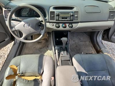 Zdjęcie 8 z 12 samochodu: 2004 TOYOTA CAMRY LE VIN:4T1BE32K94U870639 - miniatura