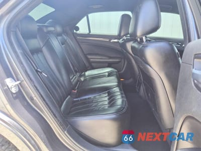 Zdjęcie 10 z 12 samochodu: 2019 CHRYSLER 300 S VIN:2C3CCABG1KH654206 - miniatura