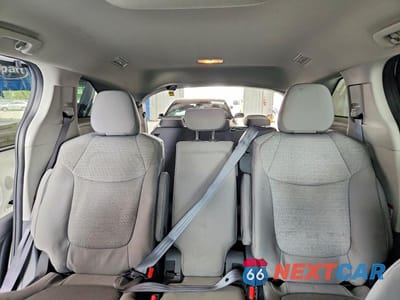 Zdjęcie 10 z 13 samochodu: 2024 TOYOTA SIENNA LE VIN:5TDKSKFC2RS143588 - miniatura