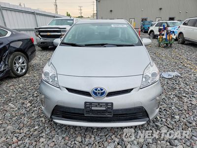 Piąte zdjęcie samochodu w środku: 2014 TOYOTA PRIUS THREE VIN:JTDKN3DU9E0374302 - miniatura