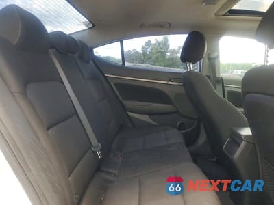 Zdjęcie 10 z 12 samochodu: 2018 HYUNDAI ELANTRA VALUE EDITION VIN:5NPD84LF6JH224217 - miniatura