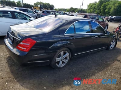Trzecie zdjęcie samochodu z tyłu: 2012 MERCEDES-BENZ S 550 4MATIC VIN:WDDNG9EB4CA448665 - miniatura