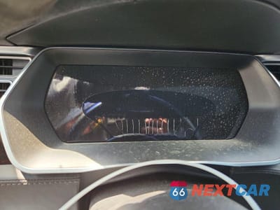 Zdjęcie 9 z 13 samochodu: 2016 TESLA MODEL S VIN:5YJSA1E25GF156830 - miniatura