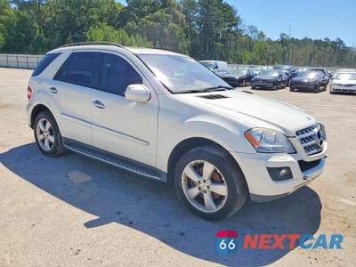 Czwarte zdjęcie samochodu z boku: 2009 MERCEDES-BENZ ML 350 VIN:4JGBB86E29A480632 - miniatura