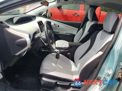 Zdjęcie 7 z 12 samochodu: 2016 TOYOTA PRIUS THREE VIN:JTDKARFU6G3005975 - miniatura