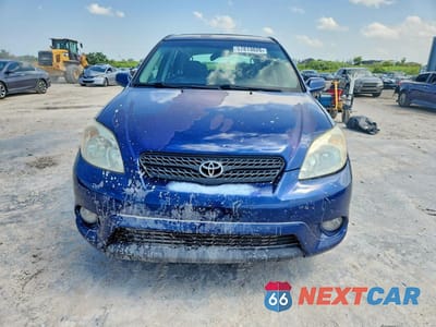 Piąte zdjęcie samochodu w środku: 2005 TOYOTA COROLLA MATRIX XR VIN:2T1KR32E85C352118 - miniatura